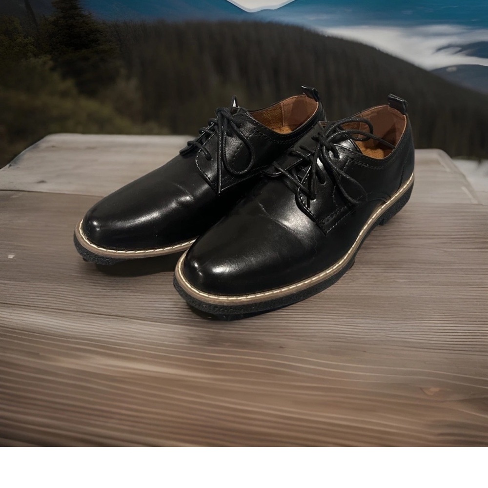 Deer Stags Zander Boys Shoes – Black – Size 1.5– Memory Foam – Mint Condition